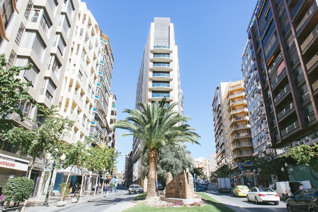 The Lucky Flats - Artilleros Alicante Bagian luar foto